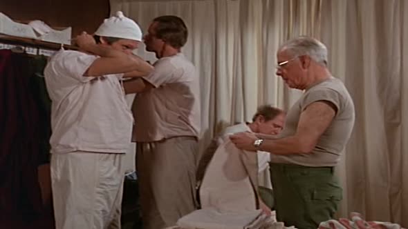 Náhled MASH 168 DVDRip CZ.avi (10)