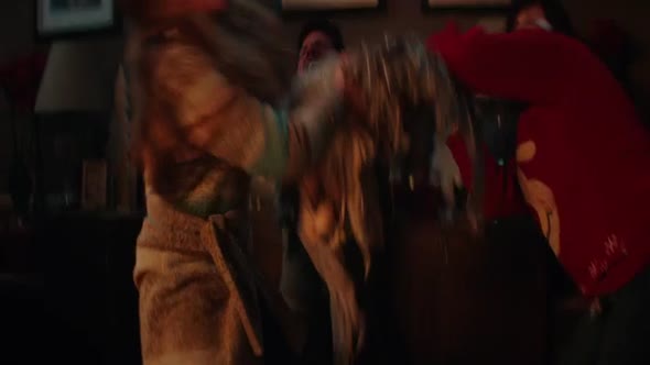 Náhled Krampus---Táhni-k-čertu-2015-CZ-dabing.avi (9)