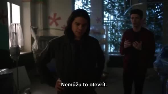 Náhled The-Flash-S02E18-CZ-titulky.avi (4)