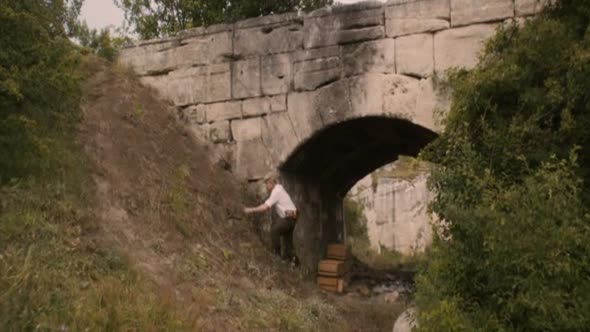 Náhled The.100.Year.Old.Man.Who.Climbed.Out.the.Window.and.Disappeared.2013.BDRip.XViD.MP3.CZ-GRiNGO.avi (3)