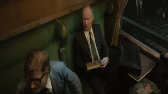 Náhled The.100.Year.Old.Man.Who.Climbed.Out.the.Window.and.Disappeared.2013.BDRip.XViD.MP3.CZ-GRiNGO.avi (9)