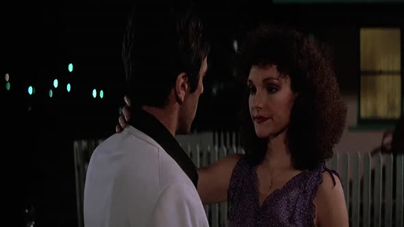 Náhled Scarface.1983.1080p.BRrip.x264.YIFY.mp4 (4)