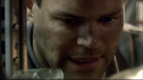 Náhled Battlestar Galactica CZ - 02x09 - Let Fnixe.avi (7)