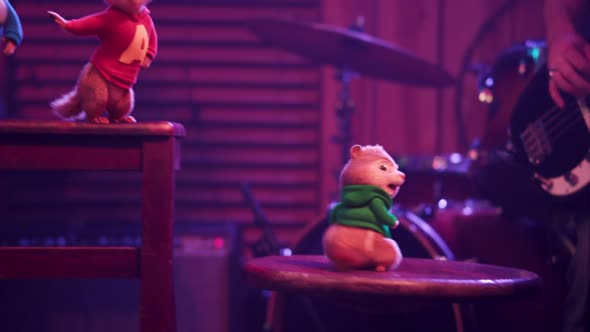 Náhled Alvin-a-chipmunkové 4-čiperná-jízda-2015.HD.CZ+ENG.BluRay.dabing.7080p.mkv (5)