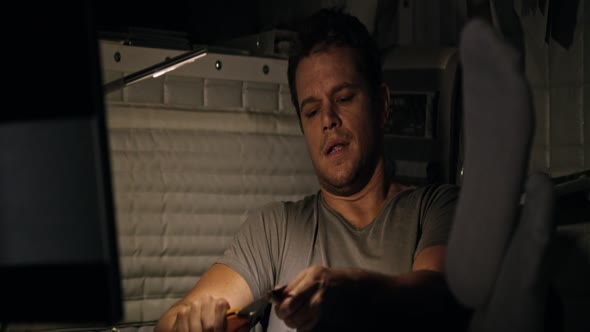 Náhled The.Martian.2015.1080p.BluRay.x264.AAC-ETRG.mkv (2)