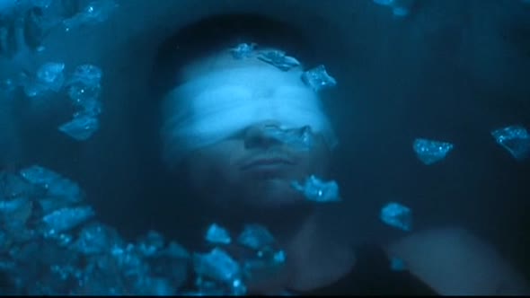 Náhled Minority Report CZ film (upload film7) 2002 DVDRip.XviD.avi (7)