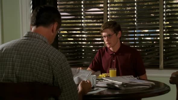 Náhled Zoufalé manželky - Desperate Housewives S01E03 DVDrip CZDAB.avi (3)