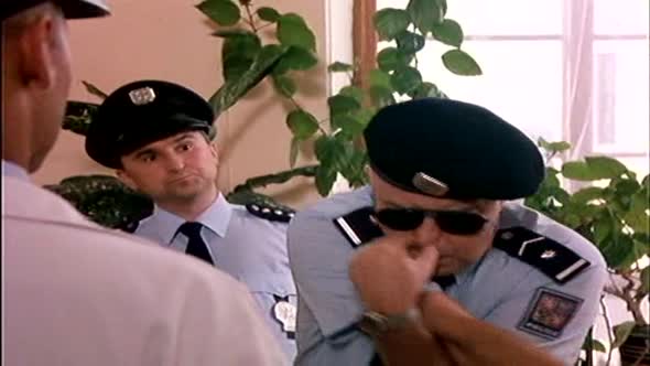 Náhled Byl-jednou-jeden-polda-3-cz-filmy-česká-akční-komedie.avi (1)