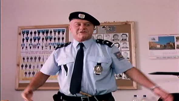 Náhled Byl-jednou-jeden-polda-3-cz-filmy-česká-akční-komedie.avi (2)
