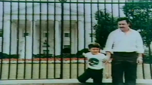 Náhled Pablo Escobar Kokainovy kral.1998.CZ.dabing.HD.avi (2)