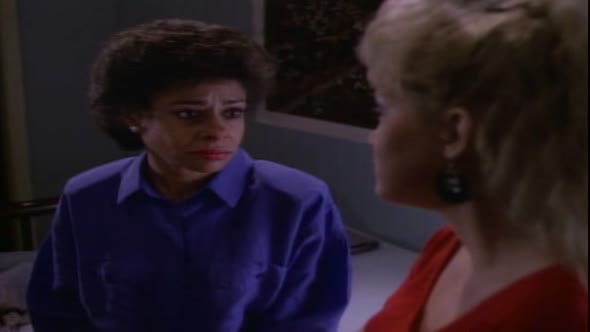 Náhled macgyver-04x13.behani.v.kruhu.fs.dvd.xvid.cz-cb.avi (4)