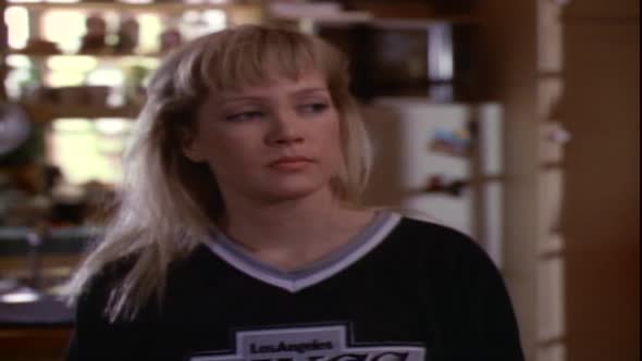 Náhled macgyver-04x13.behani.v.kruhu.fs.dvd.xvid.cz-cb.avi (8)