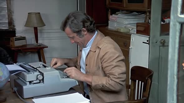 Náhled Muž z Acapulca (1973) (CZ) (Komedie, Akční, Romantický).avi (10)