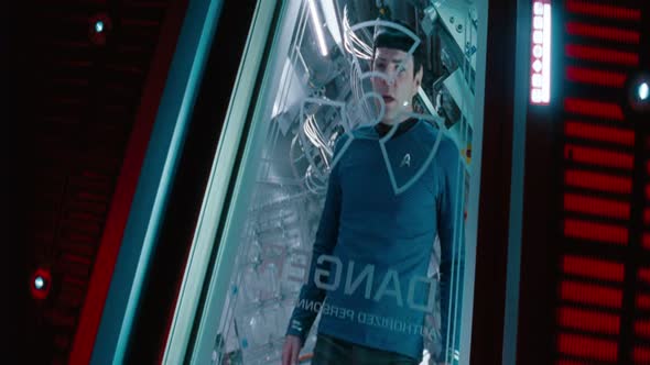 Náhled Startrek-2012.avi (10)