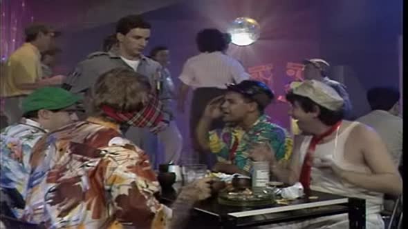 Náhled Červený trpaslík - Red dwarf S01E03 DVDrip CZDAB.avi (3)