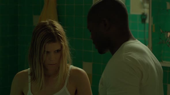 Náhled Rukojmí (Captive - 2015) 1080p cz dabing, drama.mkv (6)
