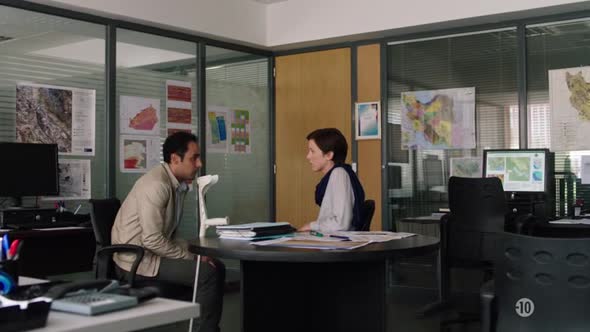 Náhled Le.Bureau.Des.Legendes.S02E01.FRENCH.HDTV.XviD-ZT.avi (10)
