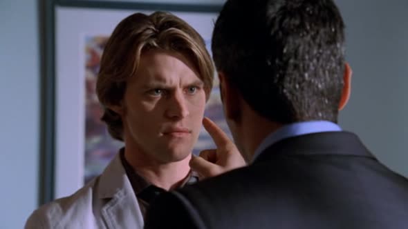 Náhled Dr. House S01E15 Zakon mafie (CZ).avi (4)