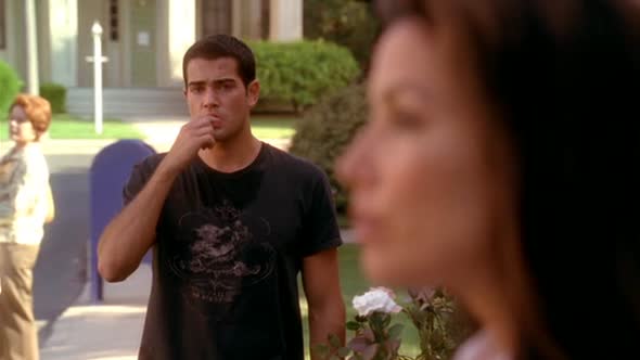 Náhled Zoufalé manželky - Desperate Housewives S01E01 DVDrip CZDAB.avi (5)