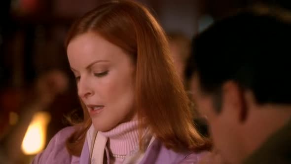 Náhled Zoufalé manželky - Desperate Housewives S01E01 DVDrip CZDAB.avi (8)