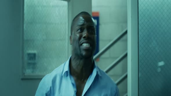 Náhled Central.Intelligence.2016.TC.BDRip.XviD.CZ-TreZzoR.avi (9)