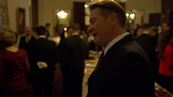 Náhled Narcos.S02E06.720p.WEBRip.x264-SKGTV.mkv (9)
