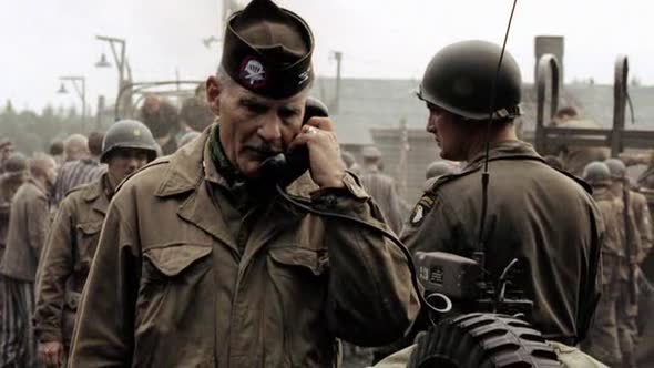 Náhled Bratrstvo_neohrozenych_09_DVDRip_CZ.avi (10)