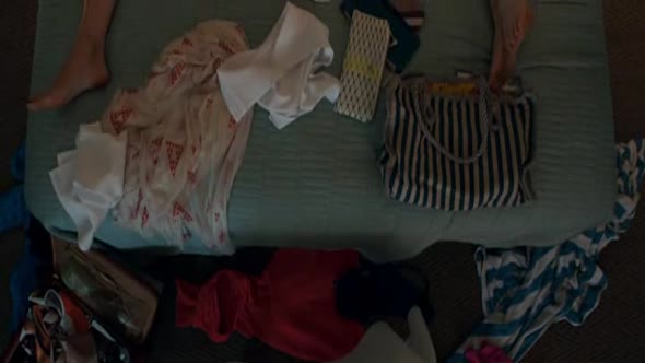 Náhled Mike-i-Dave-shanej-holku-cz-tit.v-obraze.csfd-62-komedie-2016..Zac-Efron-Anna-Kendrick...avi (4)