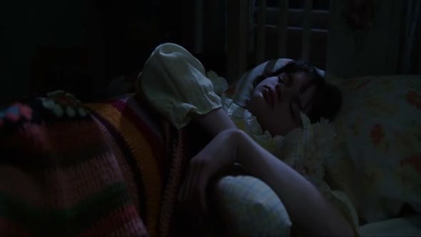 Náhled V-zajetí-démonů-2013-DVDRip-CZ-Dabing.avi (2)