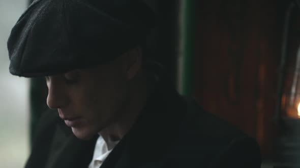 Náhled Peaky.Blinders.S03E03.HDTV.x264-RiVER.mkv (3)