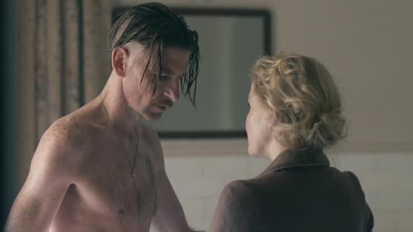 Náhled Peaky.Blinders.S03E03.HDTV.x264-RiVER.mkv (10)