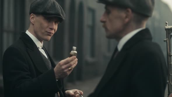Náhled Peaky Blinders S02E01 - BRrip HD720p CZtitulky.mkv (8)