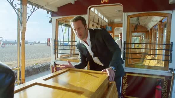 Náhled Hawaii 5-0 S05E25 - WEB-DL CZdabing.mkv (8)
