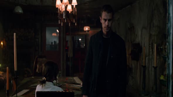 Náhled Resistence-2-(Insurgent)-sci-fi.BDRip-(2015)-CZ-dab...avi (6)