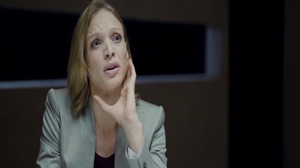 Náhled The.Loft.2014.BRRip.XviD.AC3.CZ-Dabing.avi (2)