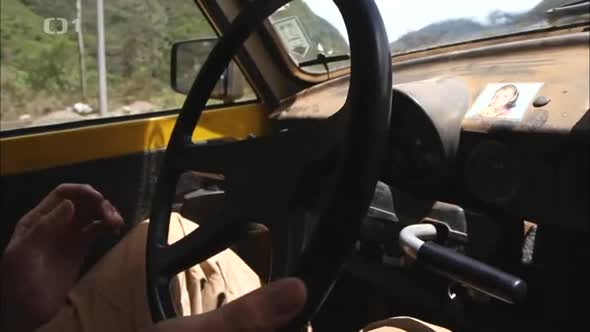 Náhled - TRABANTEM AZ NA KONEC SVETA Road movie CZ DABING 2014 Dokumentární.avi (5)