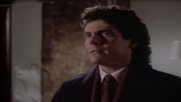 Náhled MacGyver S04E11 boj o tommyho giordana (CZ).avi (2)