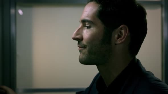 Náhled Lucifer.S02E02.hdtv-lol.mkv (3)