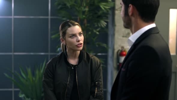 Náhled Lucifer.S02E02.hdtv-lol.mkv (9)