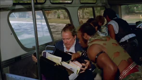 Náhled SUPERPOLICAJTI Z MIAMI (1985).avi (1)