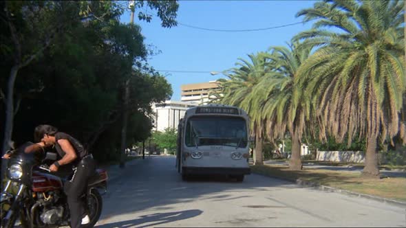 Náhled SUPERPOLICAJTI Z MIAMI (1985).avi (2)