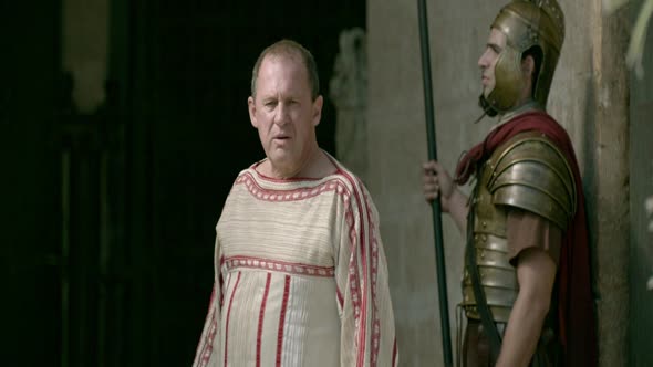 Náhled Risen-2016-BDrip-CZ.mkv (8)