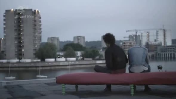 Náhled Zmetci-(Misfits)-s02e02-CZ.avi (9)