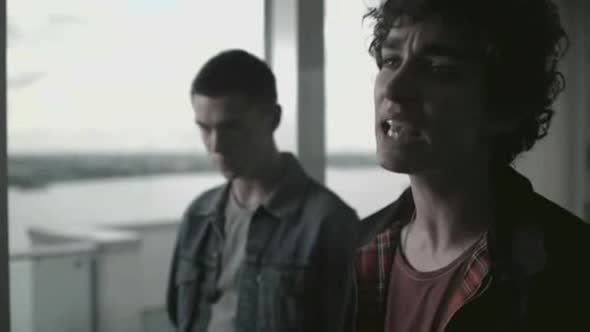 Náhled Zmetci-(Misfits)-s02e02-CZ.avi (10)