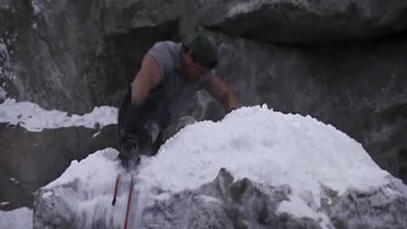 Náhled Cliffhanger-cz-dabing.csfd-75-akcni.avi (5)