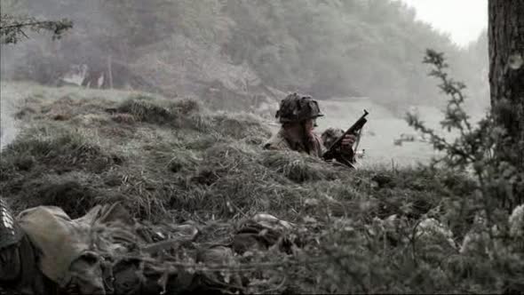 Náhled Bratrstvo_neohrozenych_02_DVDRip_CZ.avi (8)