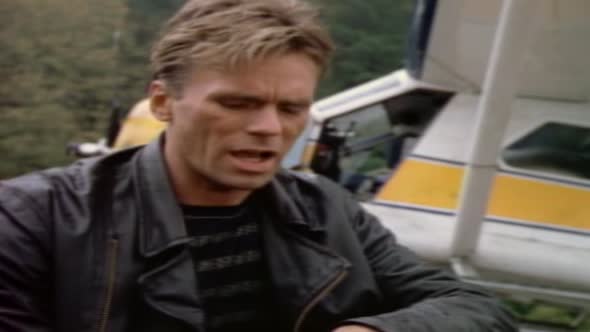 Náhled MacGyver S04E04 na kridlech a s modlitbou (CZ).avi (9)