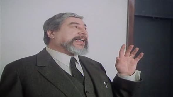 Náhled Jak básníci přicházejí o iluze Komedie / Romantický, Československo, 1984 Režie: Dušan Klein Hrají: Pavel Kříž, Míla MyslíkováSebek73.avi (1)