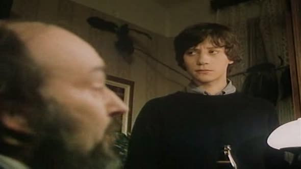 Náhled Jak básníci přicházejí o iluze Komedie / Romantický, Československo, 1984 Režie: Dušan Klein Hrají: Pavel Kříž, Míla MyslíkováSebek73.avi (4)