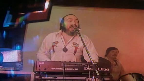 Náhled Jak básníci přicházejí o iluze Komedie / Romantický, Československo, 1984 Režie: Dušan Klein Hrají: Pavel Kříž, Míla MyslíkováSebek73.avi (7)